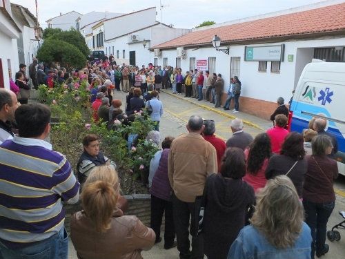 Zalamea acuerda una gran movilización contra los recortes en el Centro de Salud
