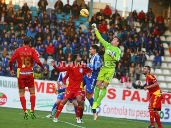 Álvaro Antón rescata a un Decano irregular en El Toralín (3-3)