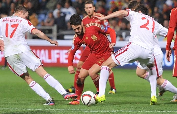 'La Roja' baila a Bielorrusia al son de Isco y Cazorla (3-0)