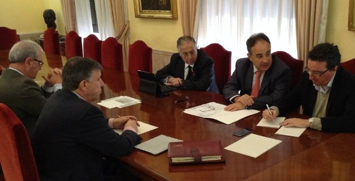 La CGH se compromete a trasladar al Gobierno las demandas de los regantes del Condado