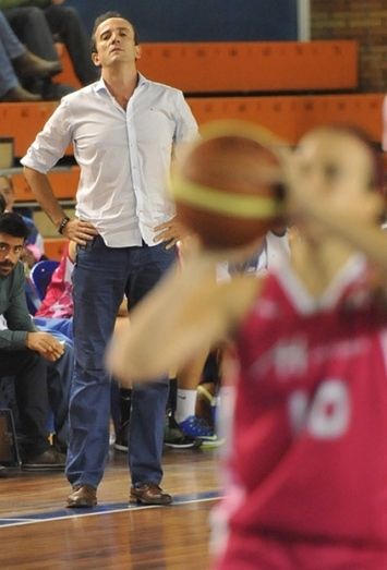 Gabriel Carrasco: 'El club va a intentar que el Andrés Estrada reviente el viernes'