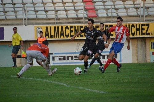 Juan Villar ejecuta una noche mágica de la cantera (0-2)