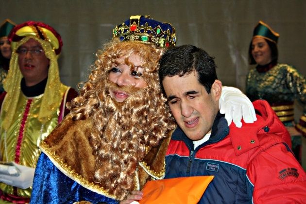 Los Reyes Magos anticipan su llegada a la provincia de Huelva con la visita a Aspapronias