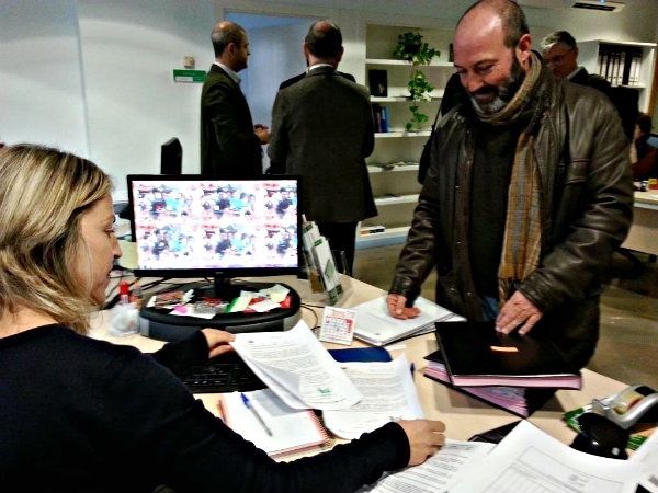 IU pide al Consorcio de Transportes que adapte las líneas de autobuses a la fusión de los hospitales
