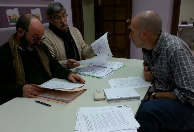 IU ofrece al alcalde la posibilidad de “cumplir con su palabra” y demostrar que le importa “tres pepinos el señor Franco”