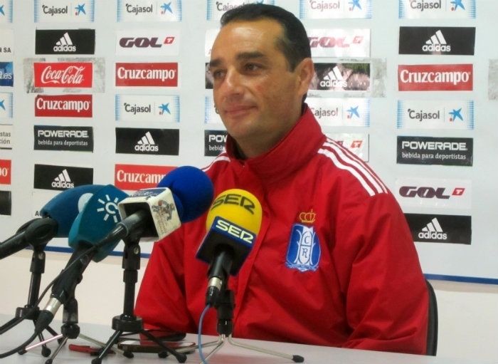 Oltra: “Un futbolista me ha dicho que o paga el alquiler o come”