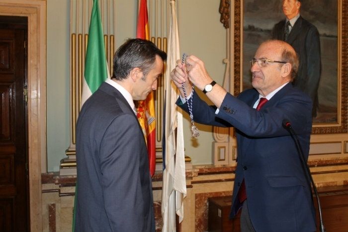 La marcha de Adame obliga al alcalde a reordenar algunas competencias municipales