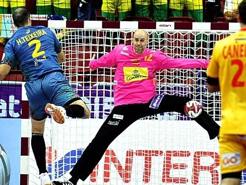 Soberbia actuación de Sierra en el triunfo de España ante Brasil (27-29)