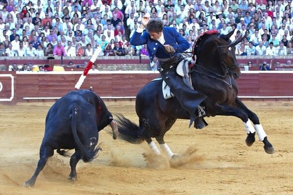 Diego Ventura encandila a La Merced con cuatro orejas y sale a hombros junto a Hernández