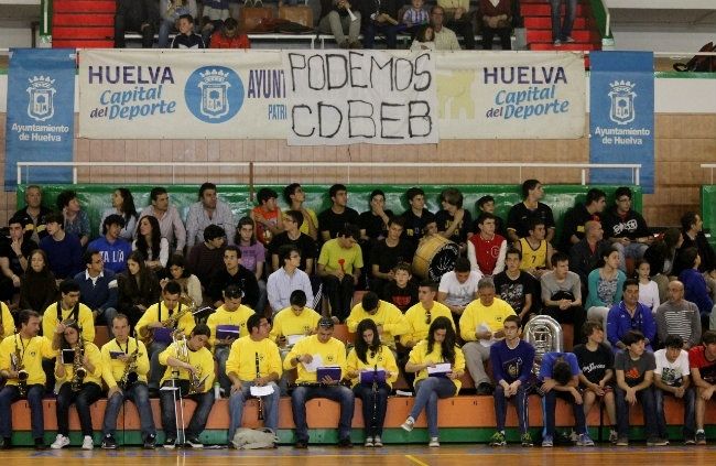 El Por Huelva repite en casa y abre las puertas ante Badajoz