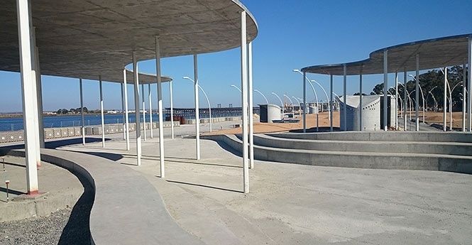 Presentan nueve solicitudes al concurso para hacerse con los nuevos quioscos del Paseo de la Ría
