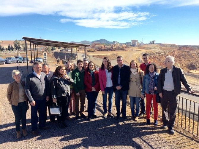 El PP apostará por la formación para que el 70% del empleo minero se quede en los pueblos mineros