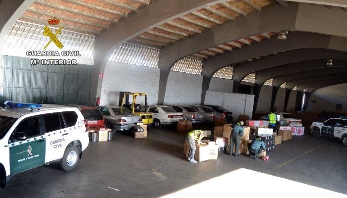 Cae una banda en posesión de 83.000 cajetillas de tabaco de contrabando