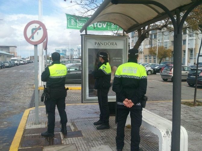 La Policía Local de Ayamonte, obligada a patrullar en autobús