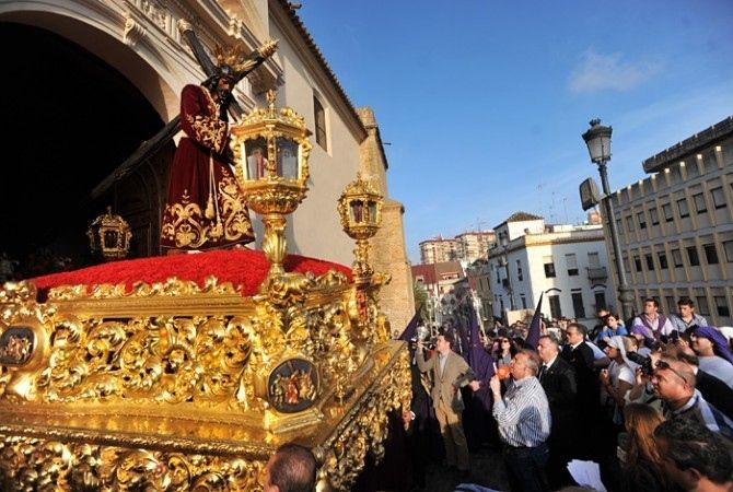 Martes Santo: Barriada y tradición
