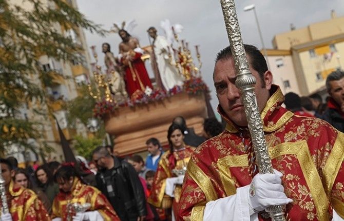 Martes Santo: Barriada y tradición