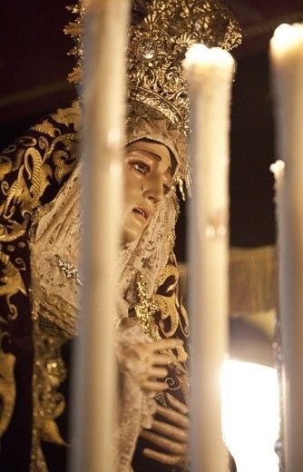 Martes Santo: Barriada y tradición