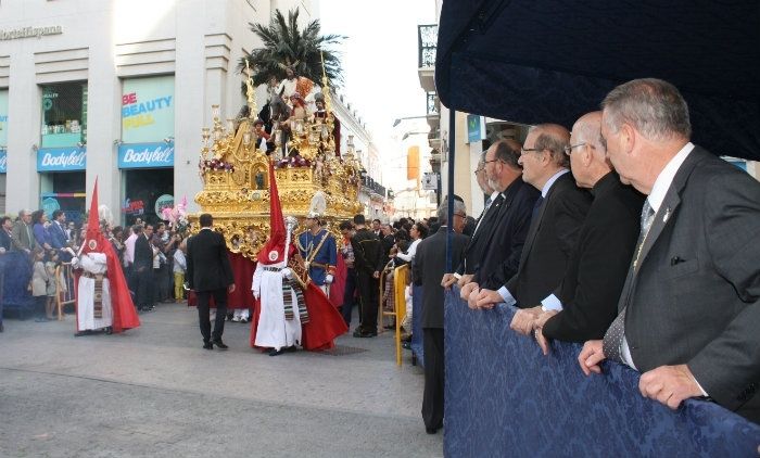 Ángeles en un océano de sol