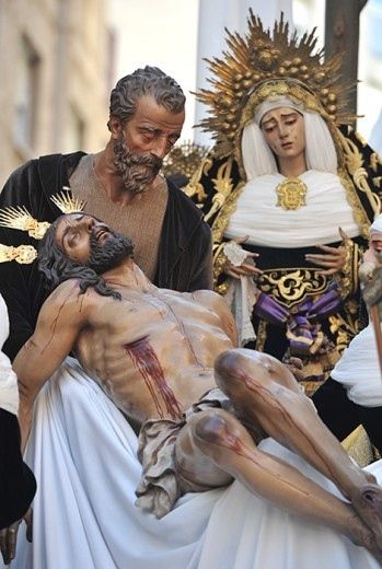 Miércoles Santo: Misterios y Reinas