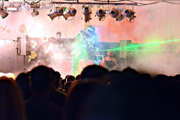 Más de 1.000 jóvenes disfrutan de la Fiesta de la Primavera de Palos