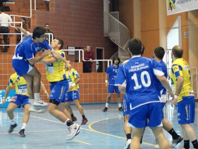 El PAN Moguer cosecha en casa la primera derrota de la temporada (22-25)