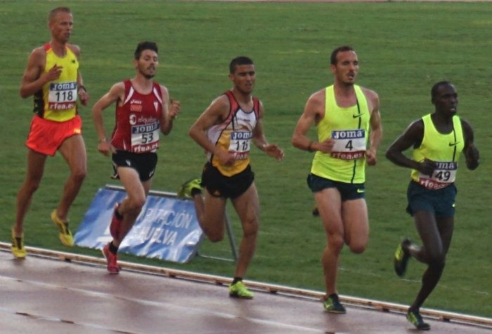 Toni Abadía y Lidia Rodríguez se coronan reyes nacionales del 10.000 en el Iberoamericano
