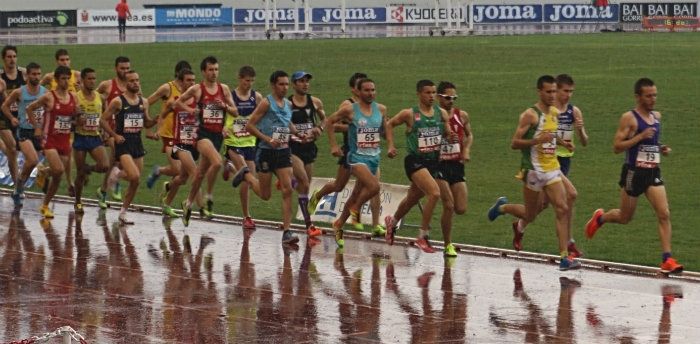 Toni Abadía y Lidia Rodríguez se coronan reyes nacionales del 10.000 en el Iberoamericano