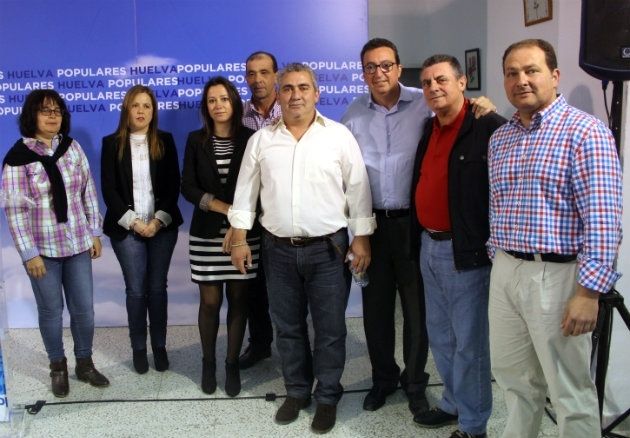 Alonso Limón presenta la lista con la que concurre a su reelección como alcalde de Villanueva de las Cruces