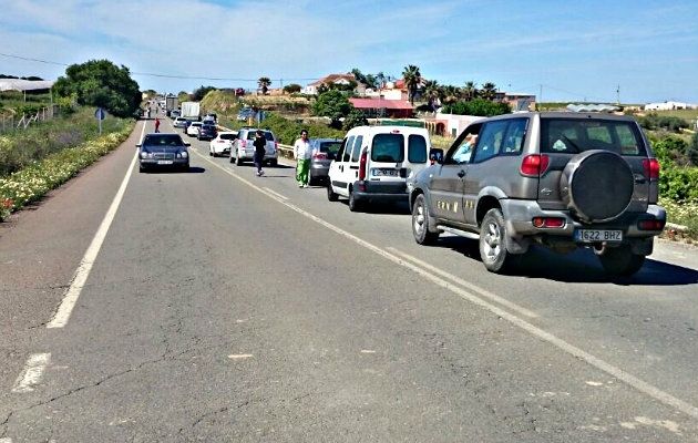 Una persona resulta herida tras una colisión entre un coche y una moto en la A-494 Moguer-Palos