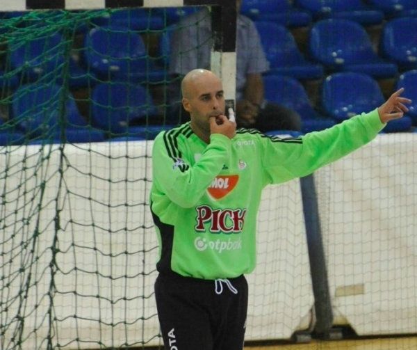 El Pick Szeged de Sierra, eliminado de la Champions por el Kiel (31-23)
