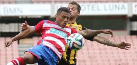 El San Roque desperdicia un penalti y cae en Granada (2-0)