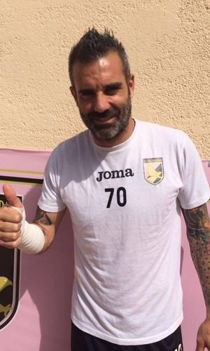 Sorrentino sufre un traumatismo en la muñeca en un accidente de tráfico en Palermo
