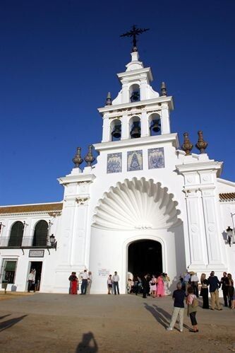 Unas 50.000 personas asisten al Rocío Chico