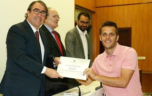Camuñas obtiene el título de director deportivo