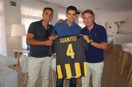 Juanito: 'El objetivo es la permanencia, pero si el equipo es competitivo no renunciaremos a nada'
