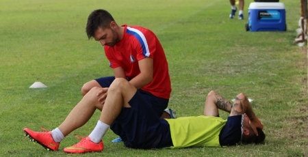 Antonio Domínguez sufre un golpe en el cuádriceps y el meta Javi Muñoz entrena con el primer equipo
