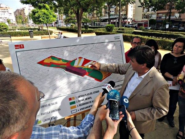 El alcalde lleva a pleno el inicio del expediente para ceder los terrenos para el centro de salud de Isla Chica