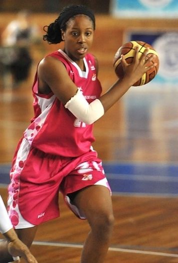Adaora Elonu seguirá en el Conquero, al que se incorporará en octubre