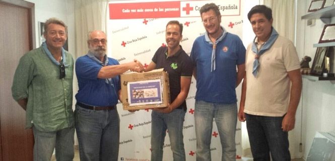 Los scouts donan a Cruz Roja 30 cajas de medicamentos conseguidos en su campaña nacional ‘Medicinas de la Amistad’