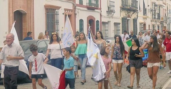 La Palma CF celebra sus 100 años de historia con un masivo desfile por las calles de la localidad