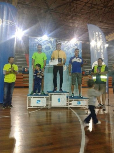 Adrián Andivia y Lidia Rodríguez, los más rápidos de una Nocturna con un millar de corredores