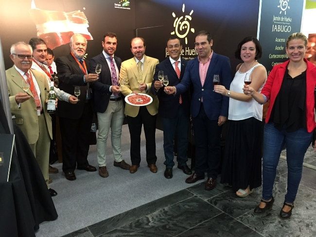 Los productos onubenses brillan en la inauguración de la quinta edición de la muestra 'Andalucía Sabor'