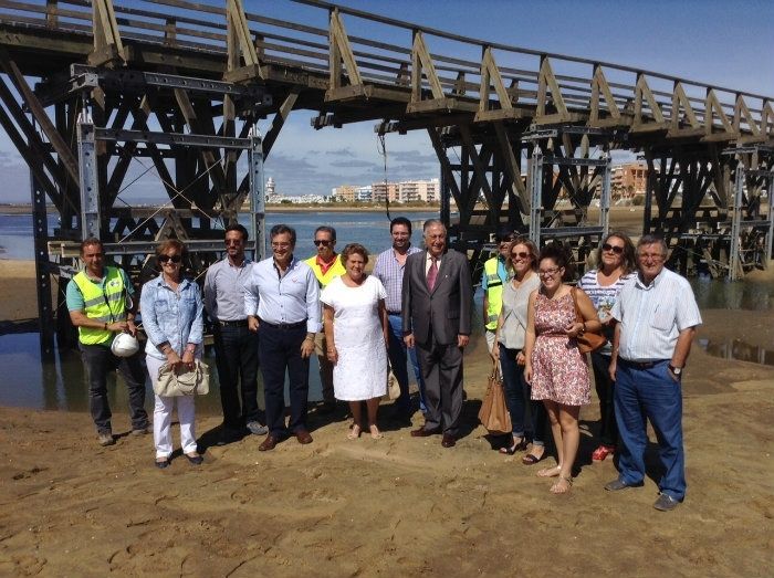 Los trabajos de rehabilitación del puente de La Gola de Isla Cristina finalizarán la semana próxima