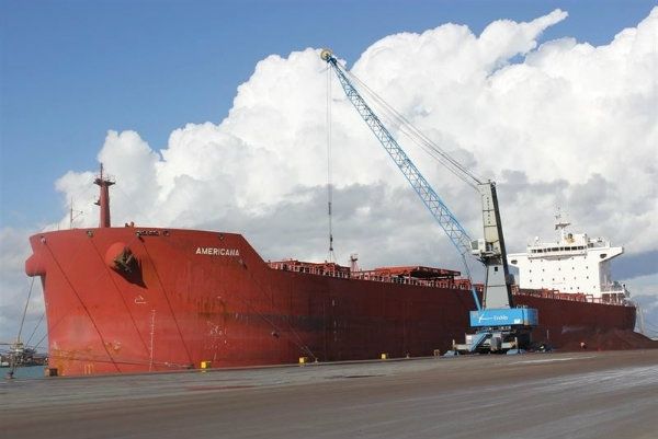El Puerto de Huelva acoge un encuentro hispano-marroquí para fomentar el tráfico marítimo