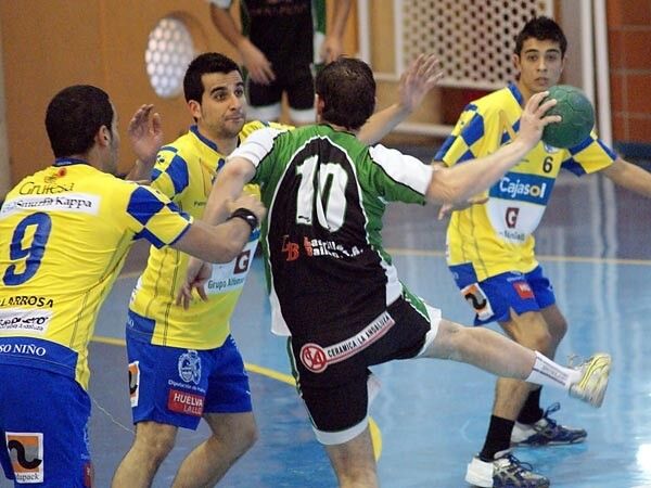 El PAN Moguer da un paso adelante en la pretemporada venciendo 26-34 a Bailén