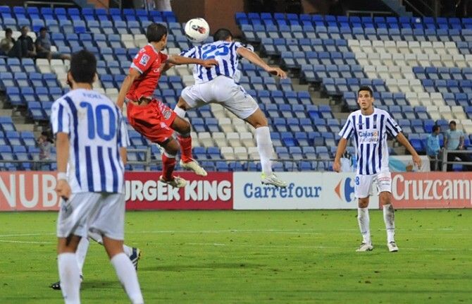 El Recre pierde dos veces un punto en un amargo final (1-2)