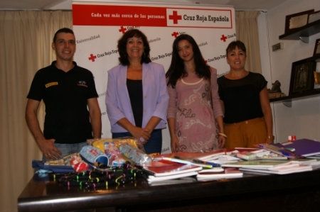 Éxito de la campaña de arreglo de pinchazos a cambio de material escolar