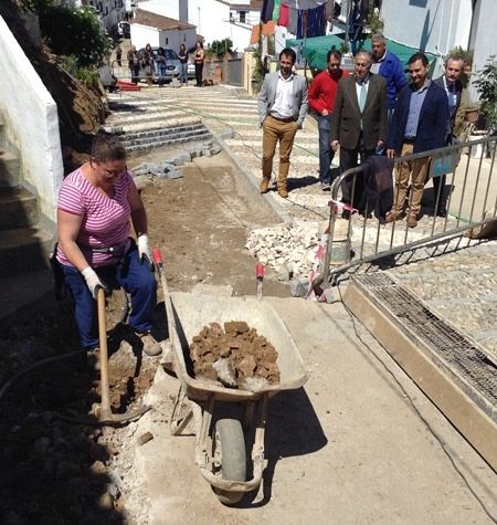 El Gobierno ha invertido 49 millones en la contratación de 32.000 desempleados para las obras del Profea desde 2012