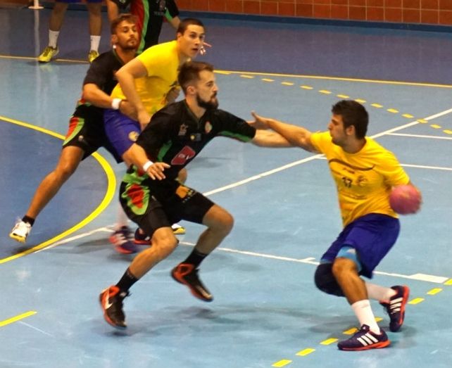El PAN Moguer suma una trabajadísima victoria en Villafranca (29-30)