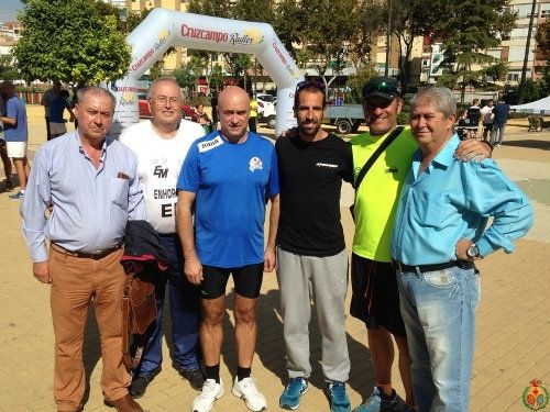 Ricardo Ollero y María del Carmen Moreno conquistan la Carrera Popular de la Hermandad de la Victoria